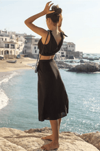 Load image into Gallery viewer, 黑色高腰排釦前開衩長裙