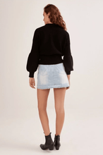 Load image into Gallery viewer, 圓領針織燈籠袖上衣 兩色