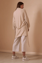 Load image into Gallery viewer, 杏色雙口袋長版外套