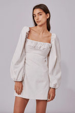 Load image into Gallery viewer, 白色澎澎袖方領洋裝