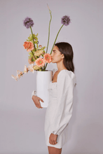 Load image into Gallery viewer, 白色澎澎袖方領洋裝