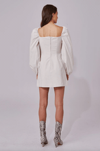 Load image into Gallery viewer, 白色澎澎袖方領洋裝